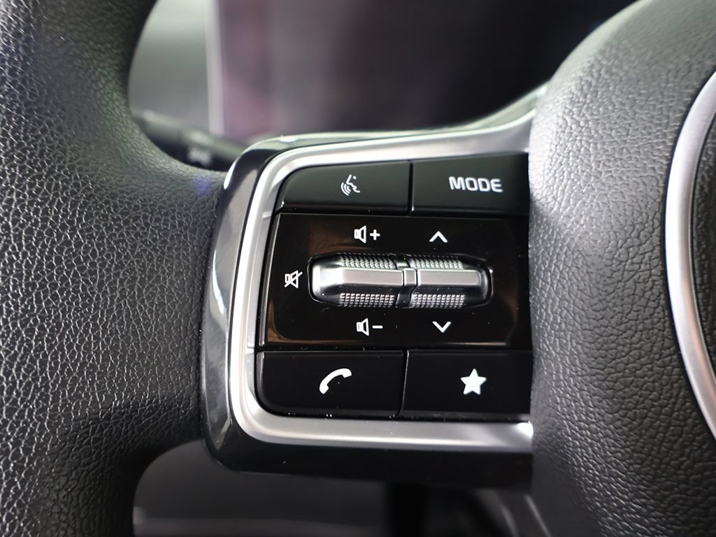 Certified 2024 Kia Sorento LX FWD image 40