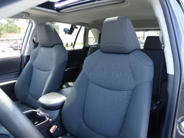 Used 2025 Toyota RAV4 XLE w/ Convenience Package FWD image 19