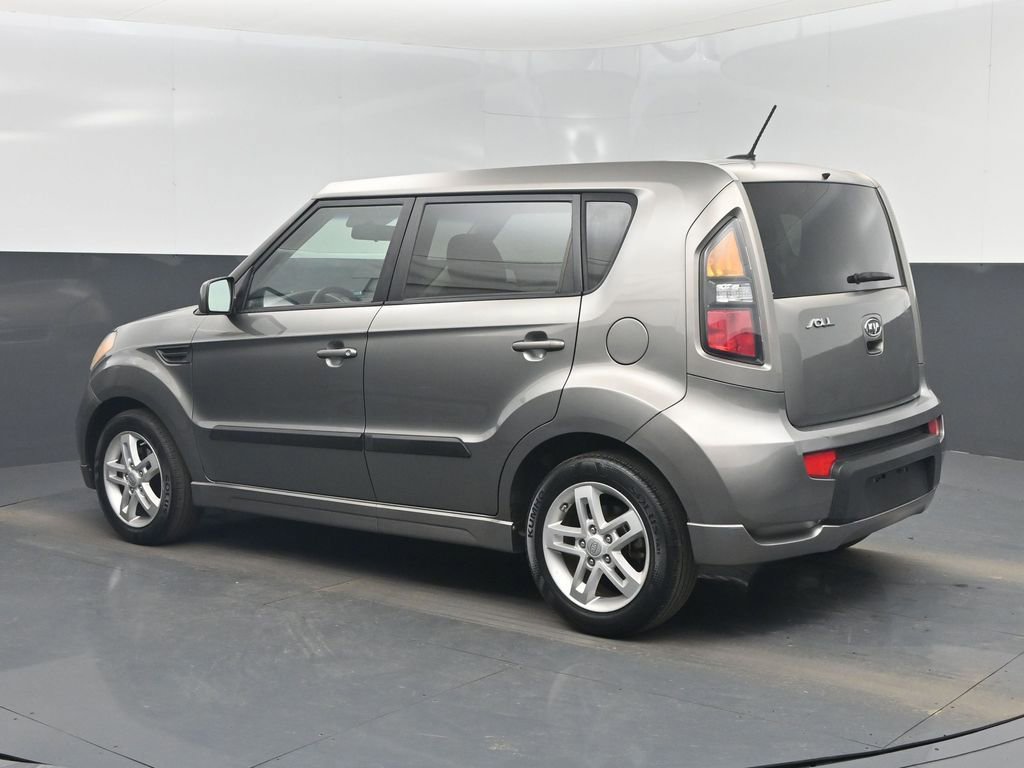 Used 2011 Kia Soul + image 4