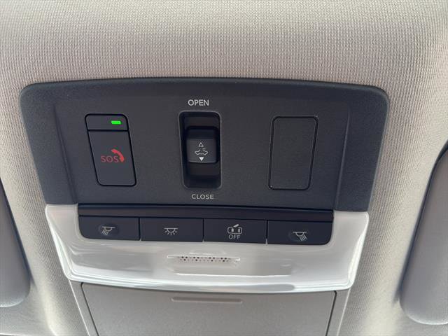 Used 2025 Nissan Sentra SR w/ SR Premium Package FWD image 26
