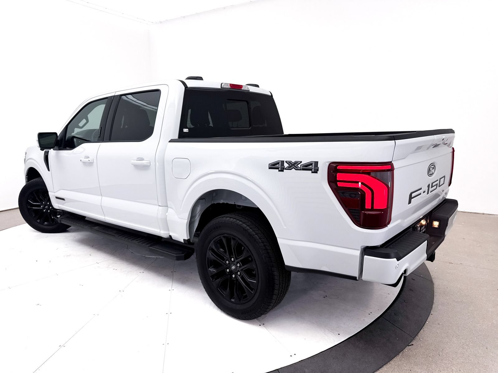 Used 2024 Ford F150 Lariat w/ Equipment Group 502A High AWD/4WD image 2