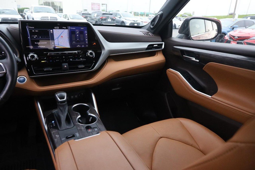 Used 2021 Toyota Highlander Platinum AWD/4WD image 27