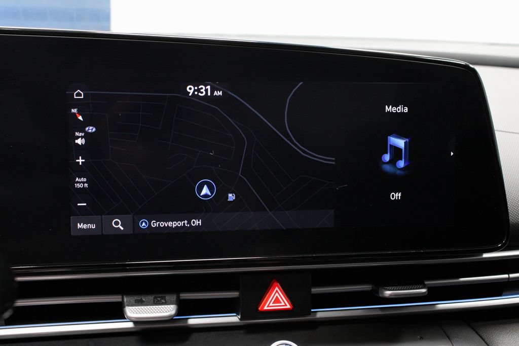 Used 2024 Hyundai Elantra SEL FWD image 3