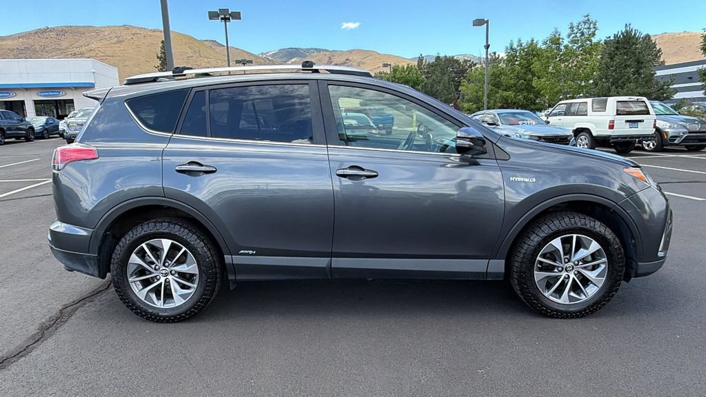 Used 2018 Toyota RAV4 XLE w/ Convenience Package AWD/4WD image 2