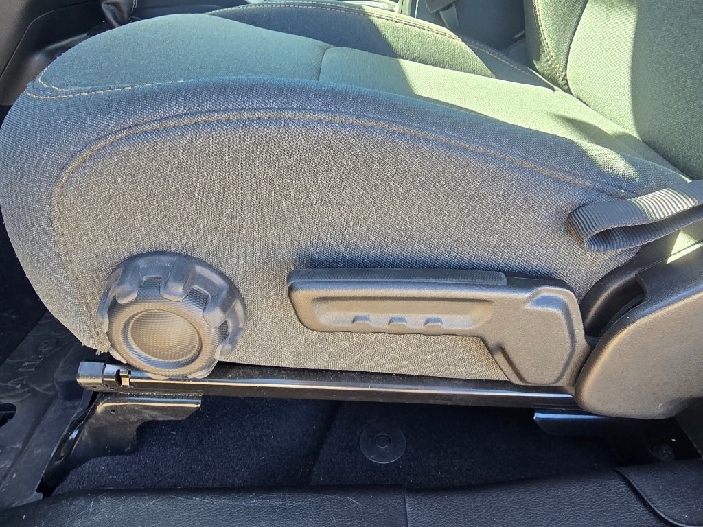 Used 2025 Jeep Wrangler Willys image 16