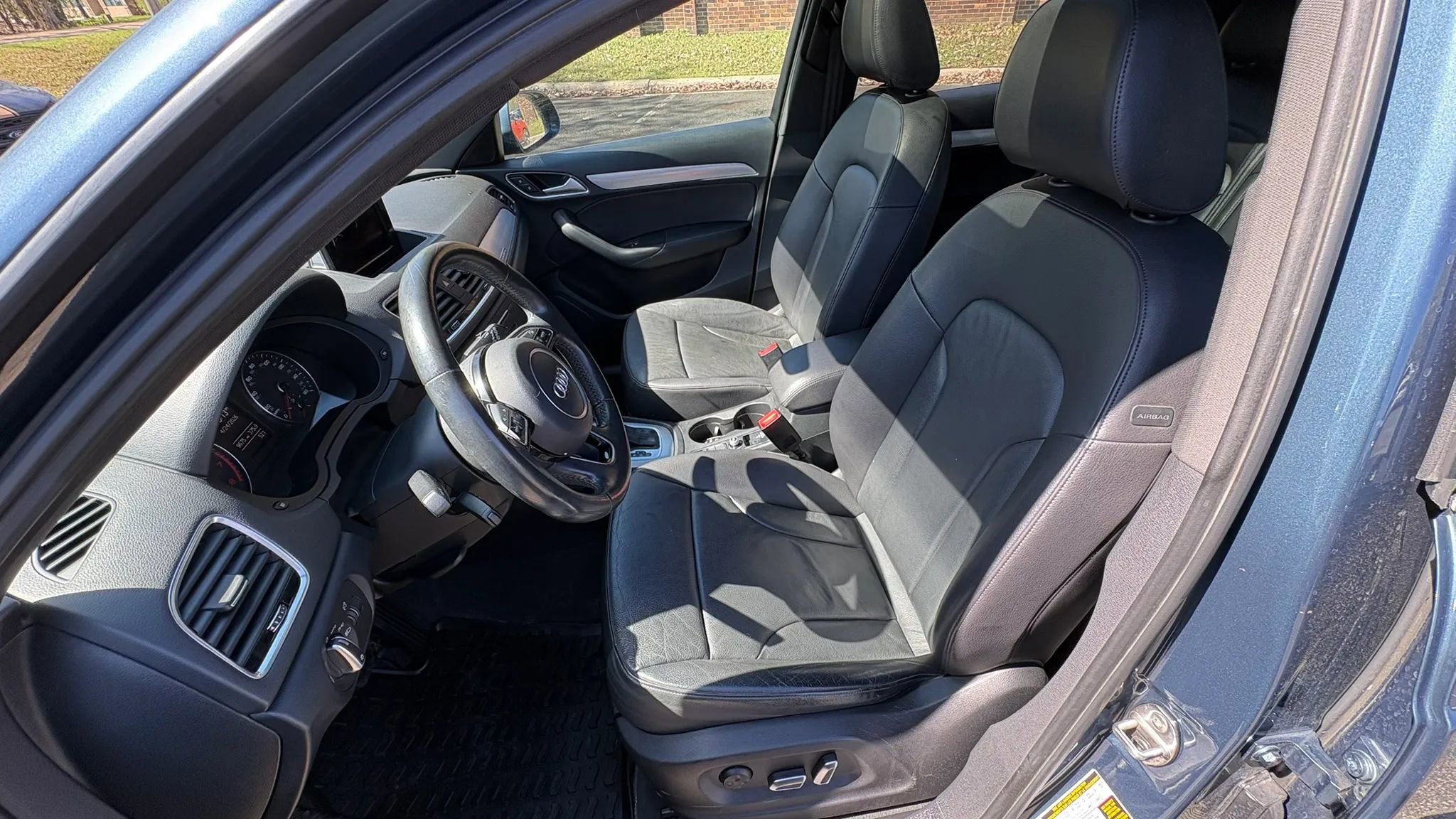 Used 2018 Audi Q3 2.0T Premium w/ Convenience Package AWD/4WD image 21