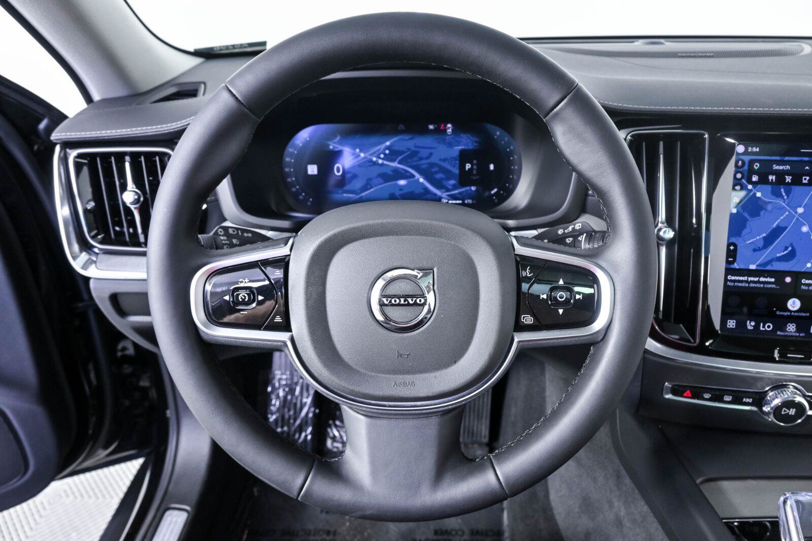 Certified 2025 Volvo V60 B5 Cross Country Ultra AWD/4WD image 9