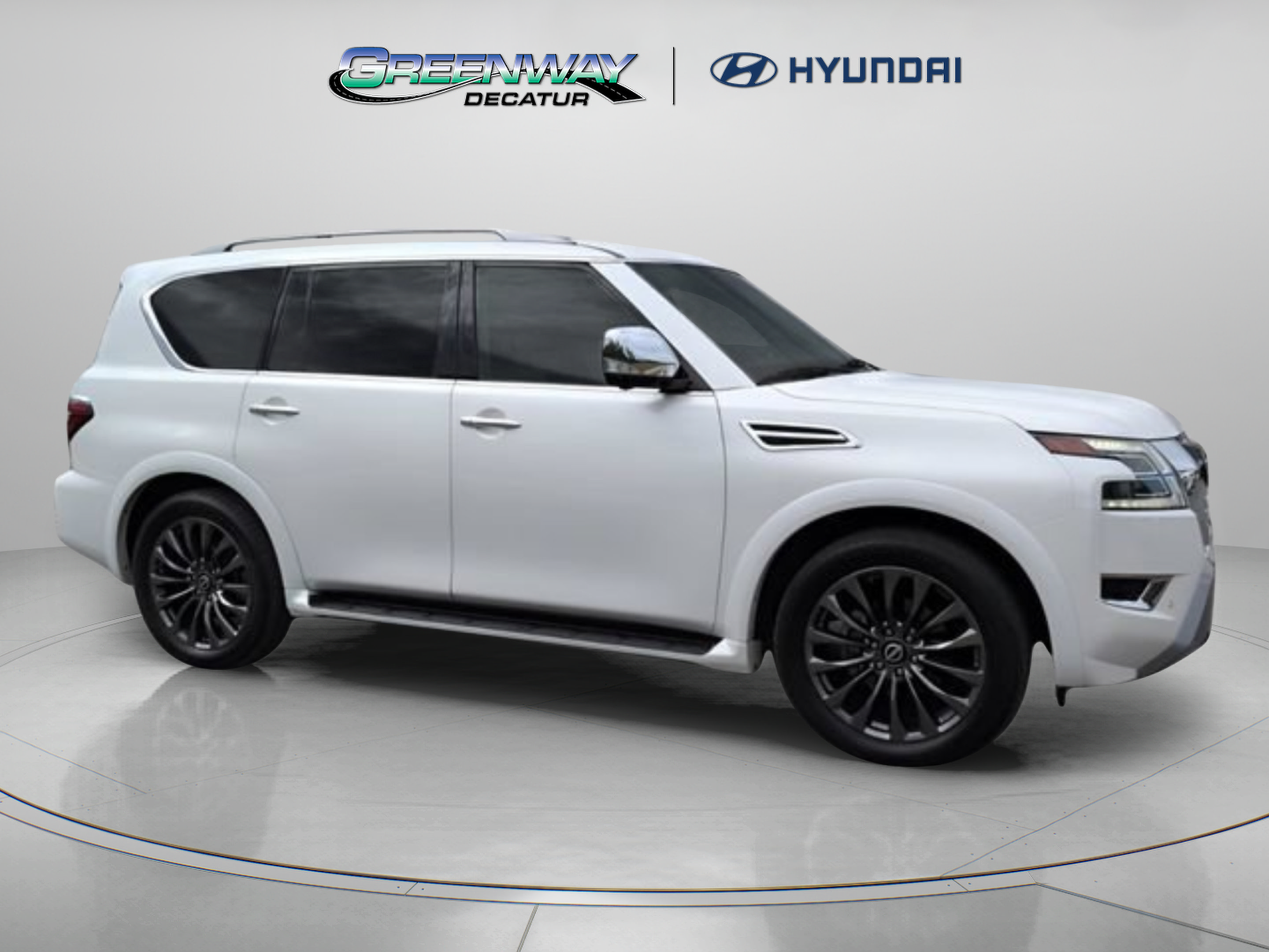 Used 2023 Nissan Armada Platinum w/ Captain's Chairs Package RWD image 2