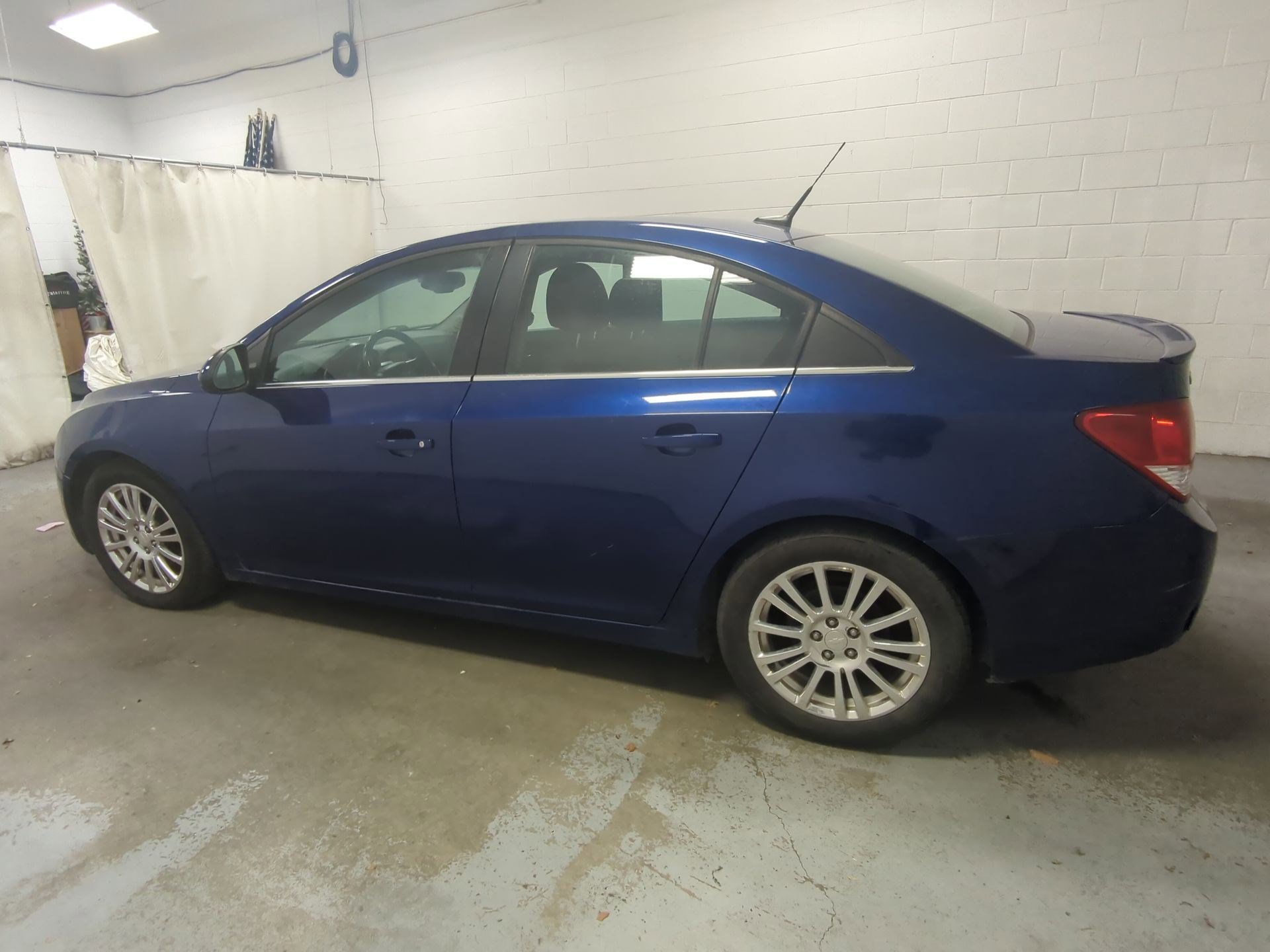 Used 2013 Chevrolet Cruze Eco image 9