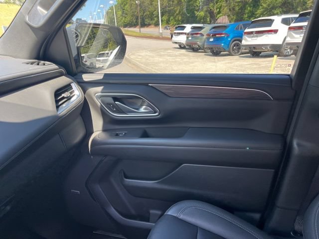 Used 2024 Chevrolet Tahoe Z71 w/ Luxury Package AWD/4WD image 31