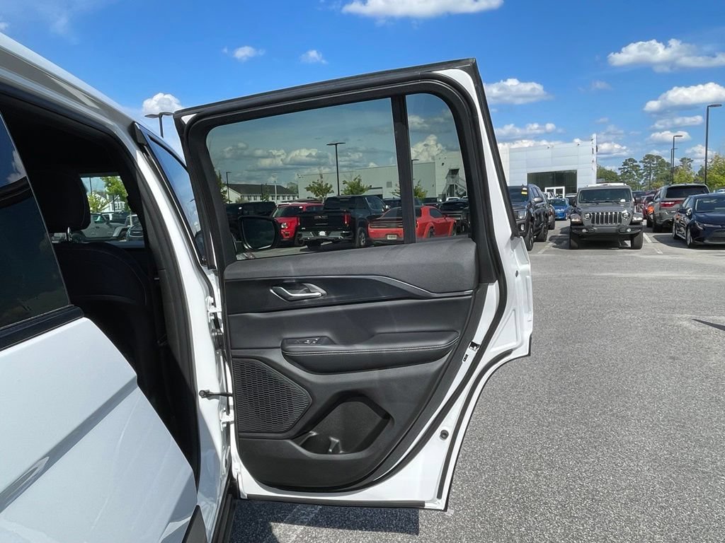 New 2026 Jeep Grand Cherokee Laredo RWD image 52