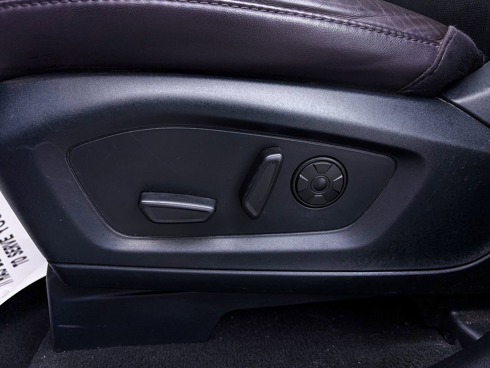 Used 2025 Ford Explorer Platinum w/ LUX Leather Package image 21