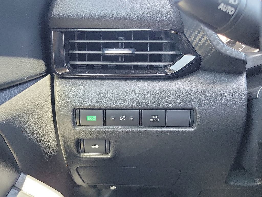 Used 2025 Nissan Sentra SV FWD image 14