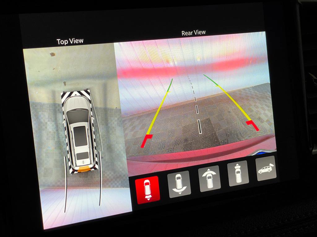 Used 2023 Chrysler Pacifica Pinnacle image 25