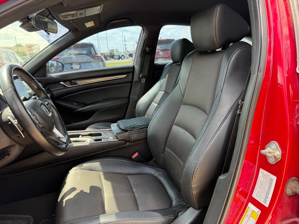 Used 2018 Honda Accord Sport image 7
