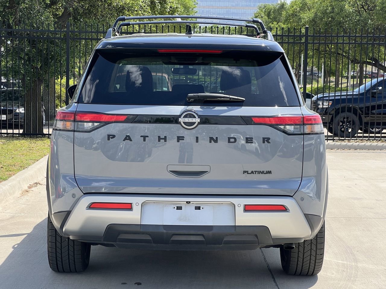 Certified 2023 Nissan Pathfinder Platinum w/ Black Appearance Package image 4