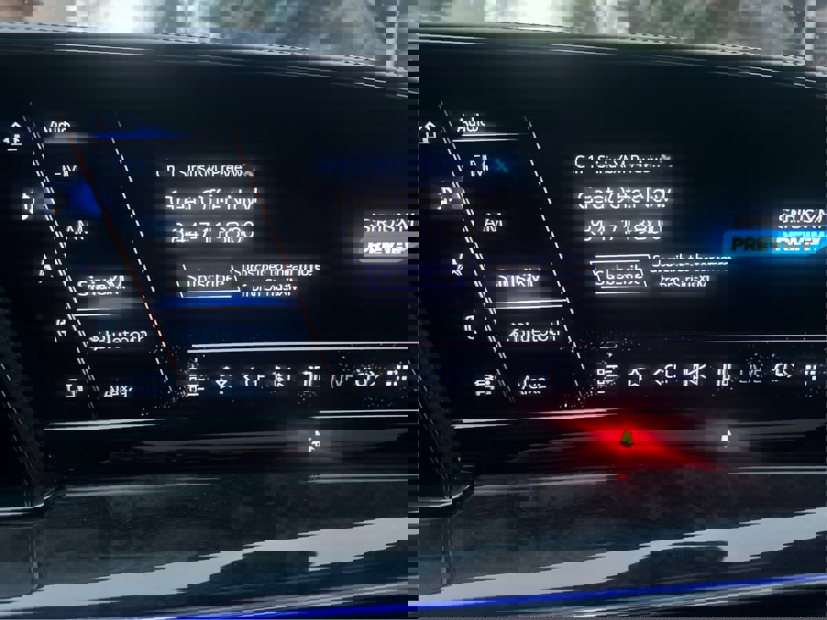 Used 2021 Cadillac Escalade Premium Luxury w/ Performance Package image 39