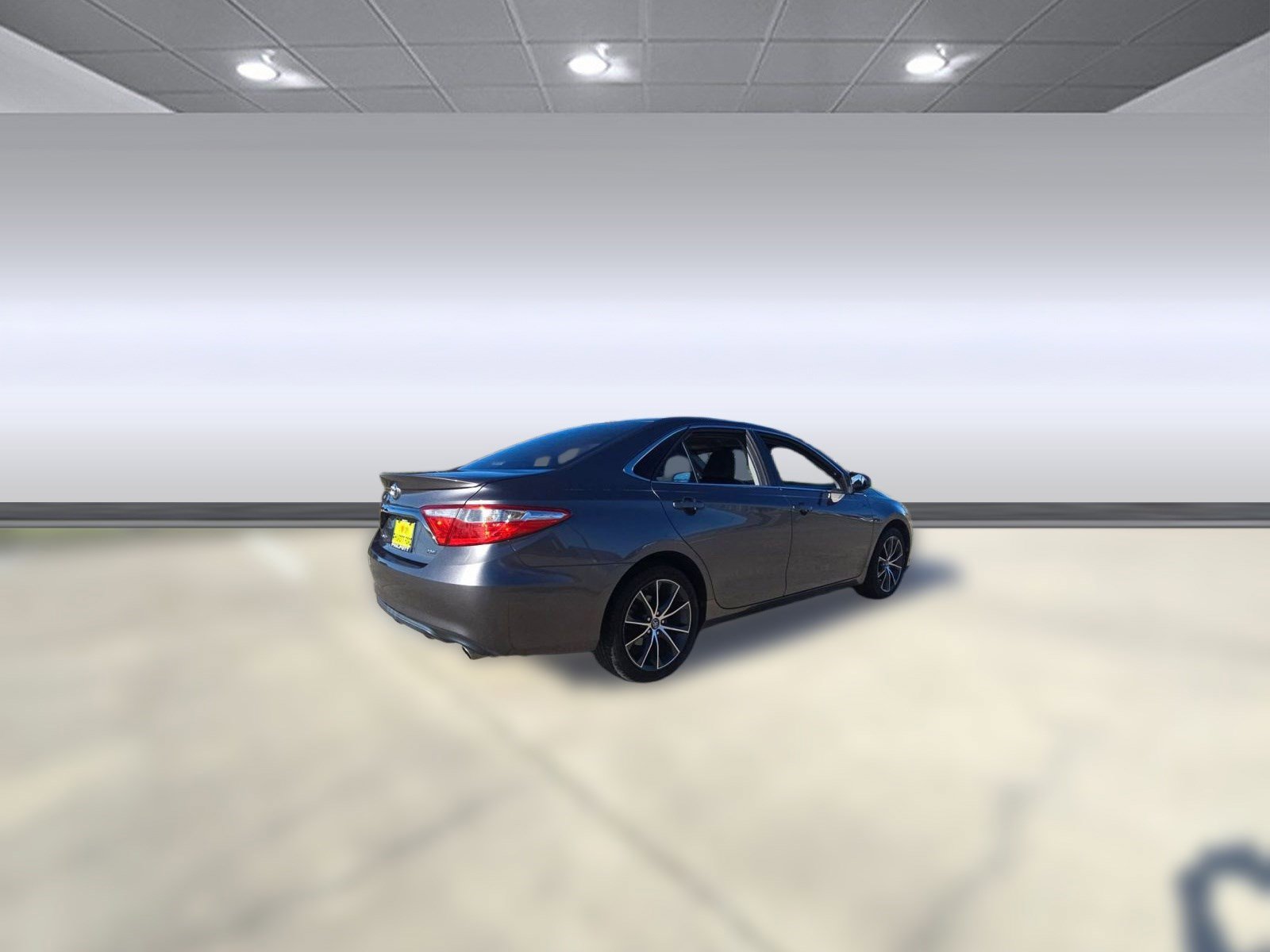 Used 2016 Toyota Camry XSE image 9