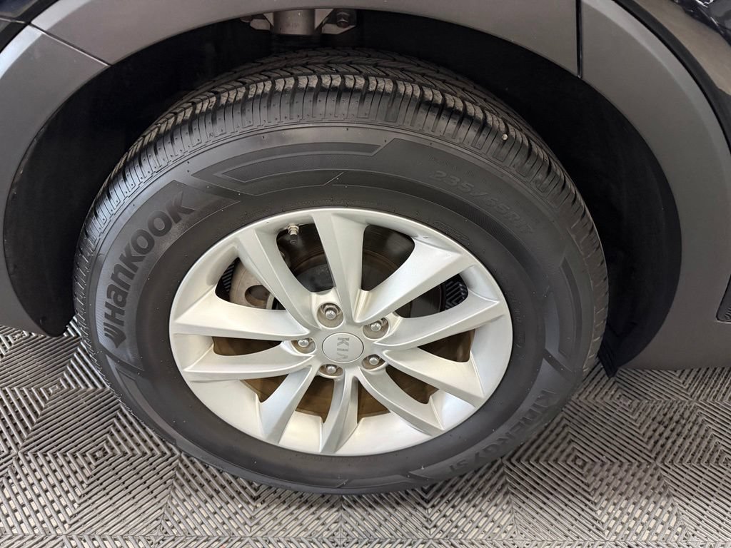 Used 2017 Kia Sorento AWD image 19