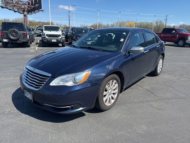 Used 2013 Chrysler 200 Limited FWD image 4
