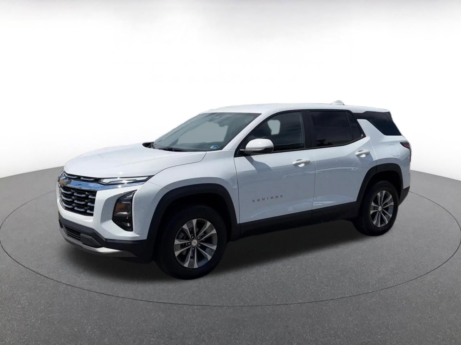 Used 2025 Chevrolet Equinox LT FWD image 8