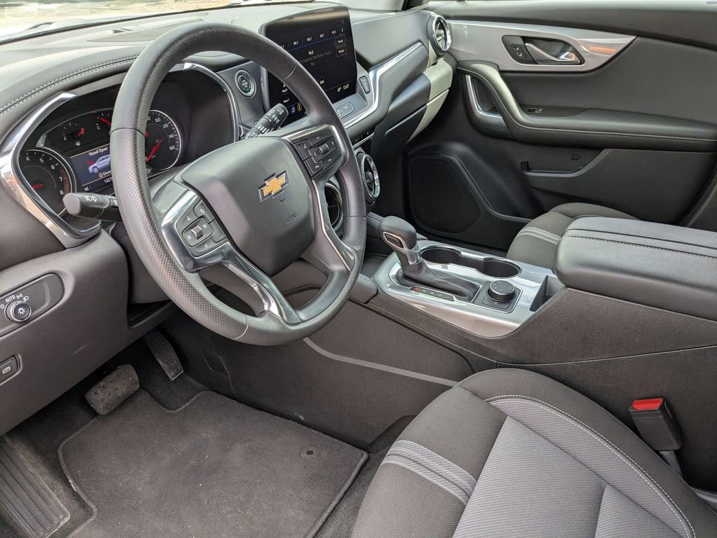 Used 2025 Chevrolet Blazer LT image 15