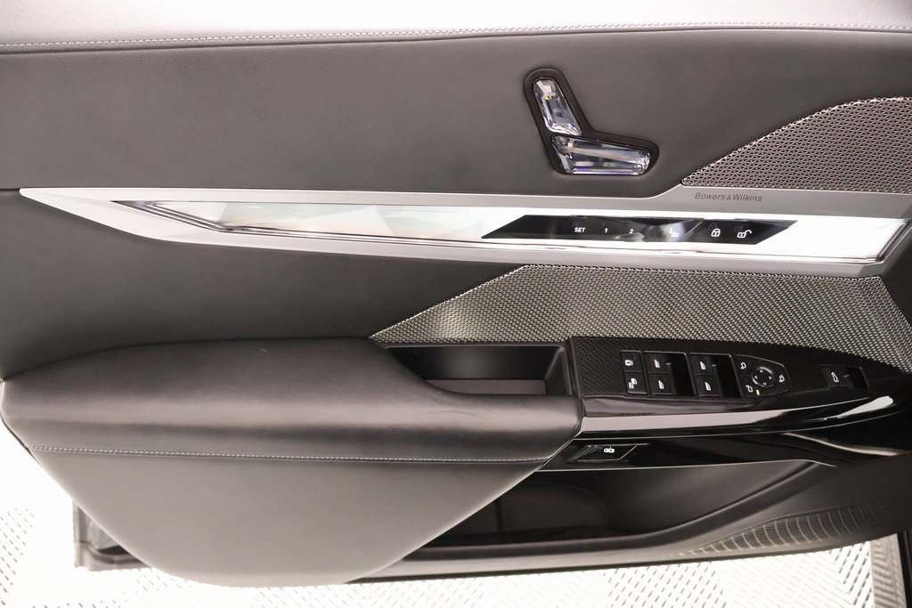 Used 2023 BMW 760i xDrive image 18