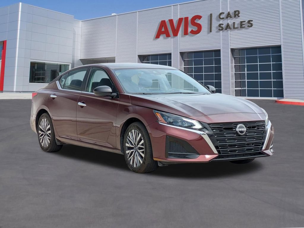 Used 2025 Nissan Altima 2.5 SV image 3