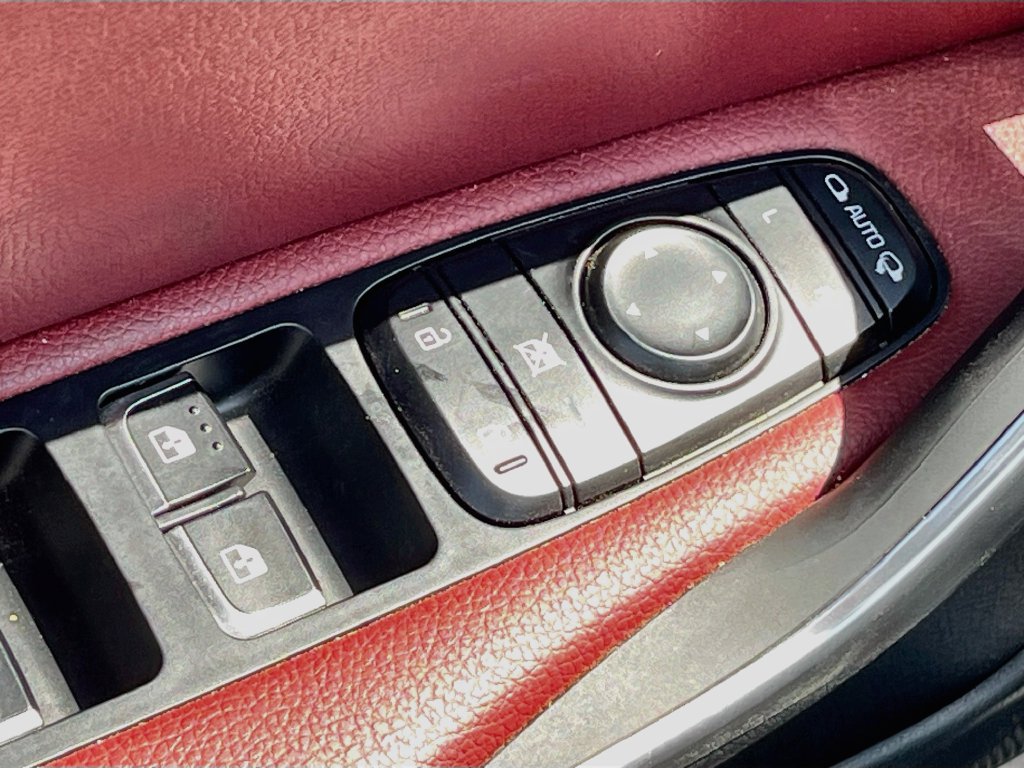 Used 2023 Kia Stinger GT-Line w/ Sun & Sound Package RWD image 18