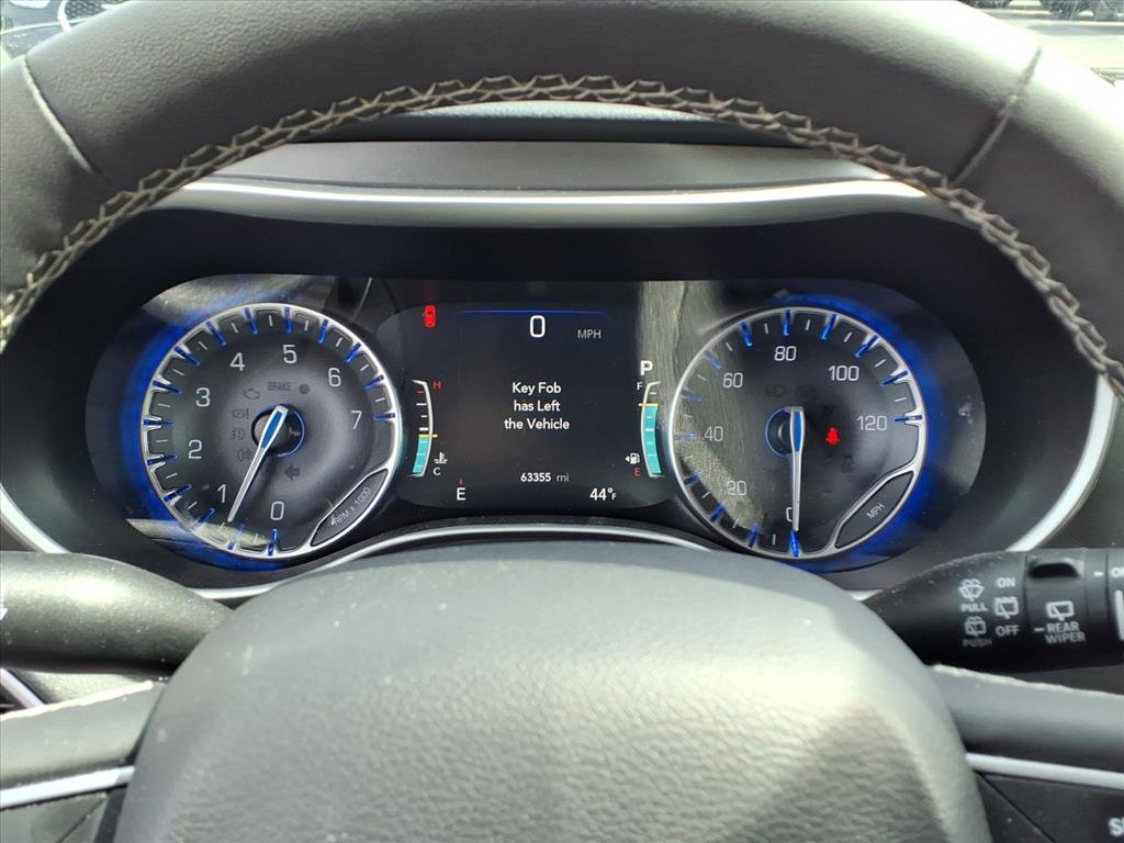 Used 2024 Chrysler Pacifica Touring-L image 22