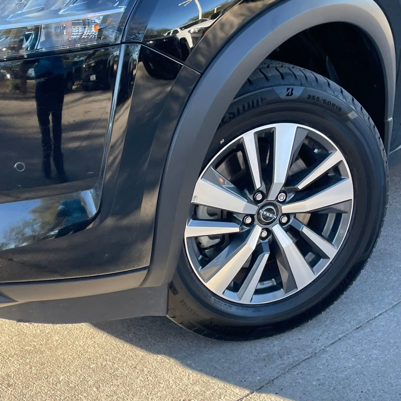 Used 2024 Nissan Pathfinder SL FWD image 9