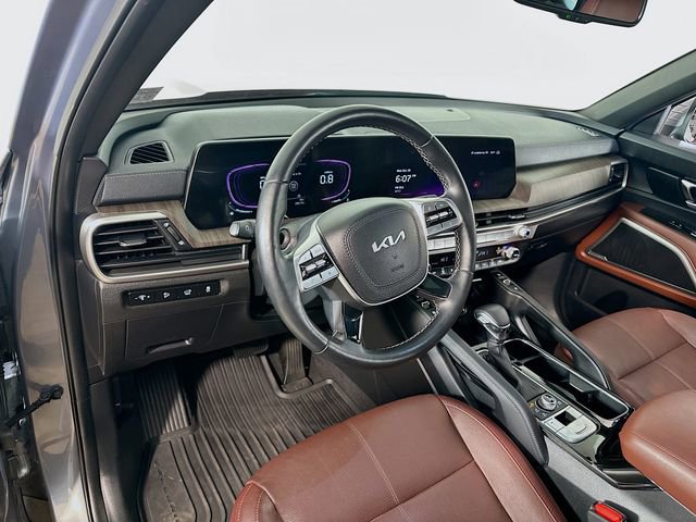 Used 2023 Kia Telluride EX w/ EX Captain's Chair Package image 20