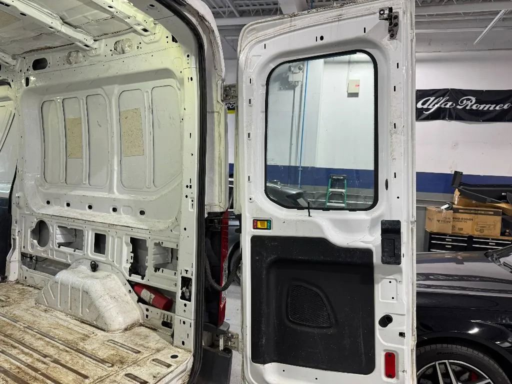 Used 2018 Ford Transit 250 148 Medium Roof image 23