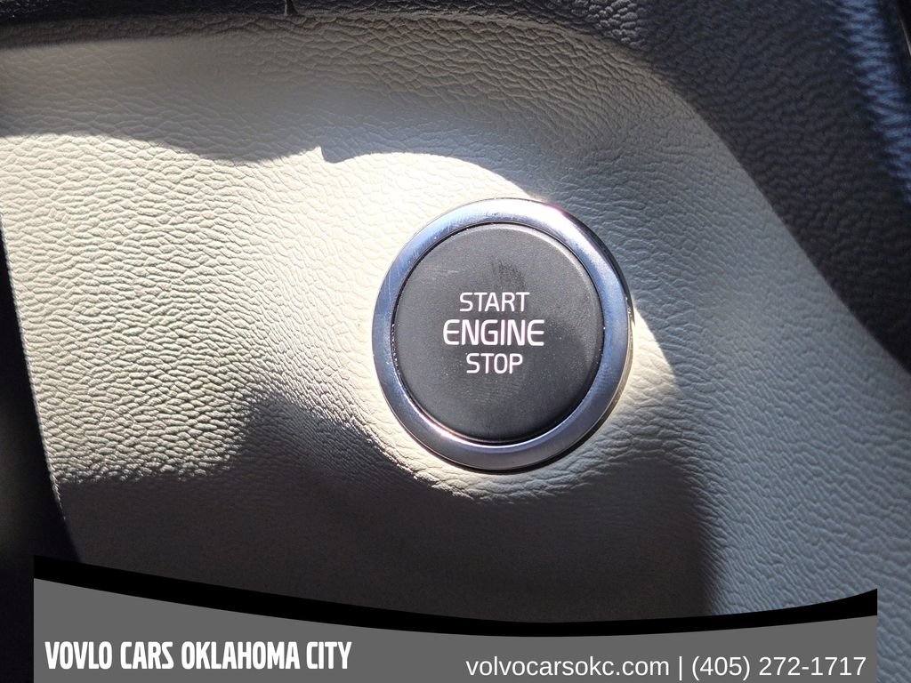 Certified 2023 Volvo XC40 B4 Plus w/ Driver Assist Package FWD image 23