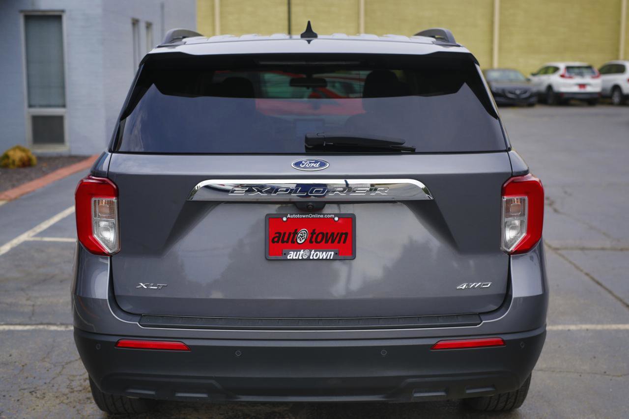 Used 2021 Ford Explorer XLT image 7