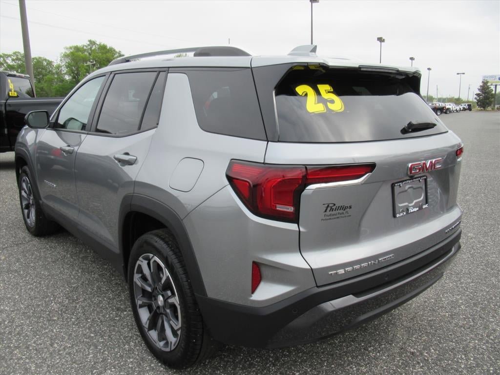 Used 2025 GMC Terrain Elevation w/ Elevation Premium Package AWD/4WD image 5