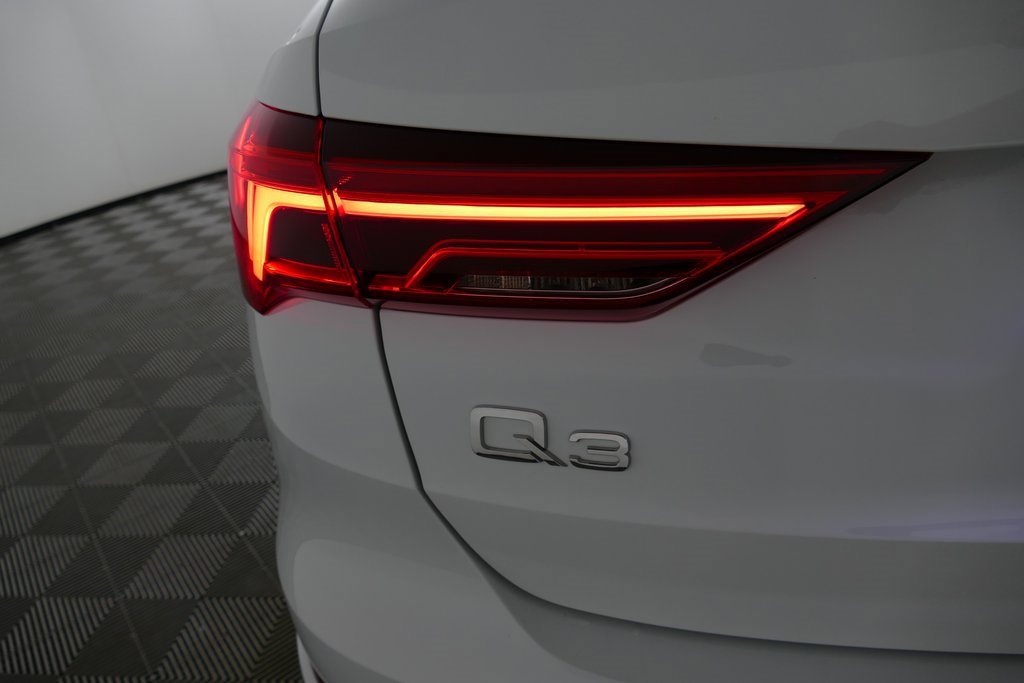 Used 2023 Audi Q3 2.0T Premium Plus w/ Premium Plus Package image 31