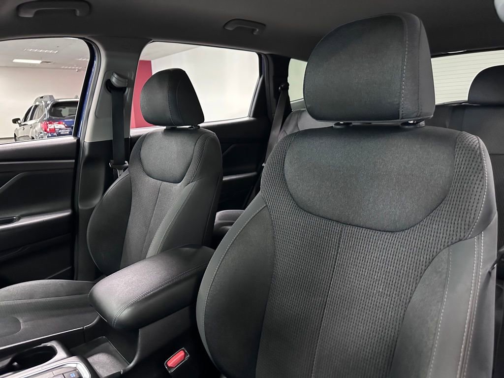 Used 2020 Hyundai Santa Fe SE image 16