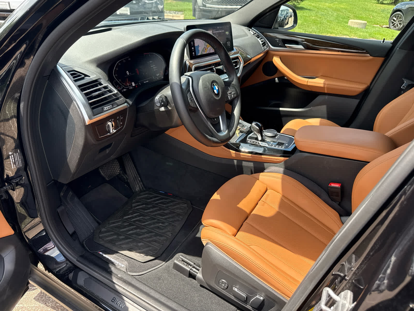 Used 2024 BMW X4 xDrive30i w/ Premium Package AWD/4WD image 12