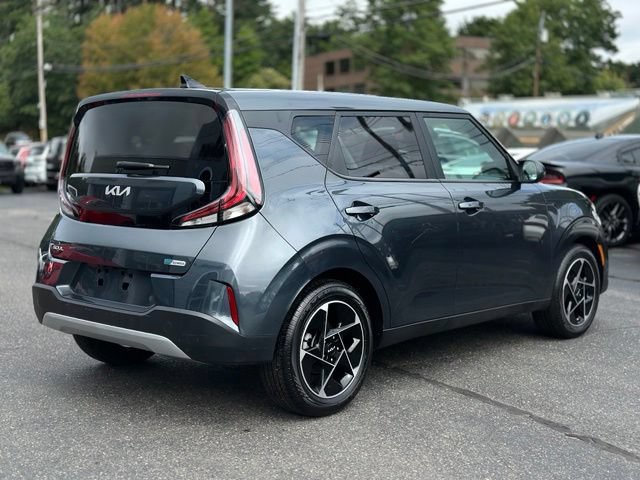 Used 2023 Kia Soul EX FWD image 5