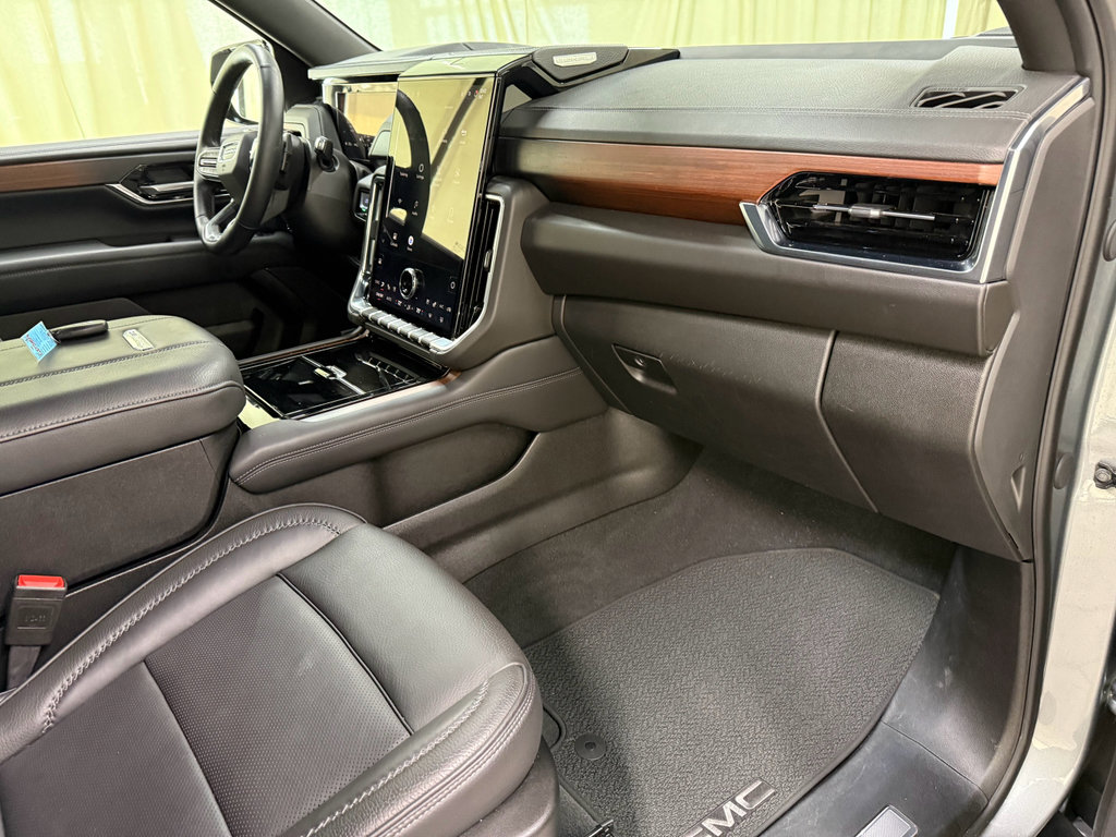 Certified 2025 GMC Yukon Denali AWD/4WD image 30