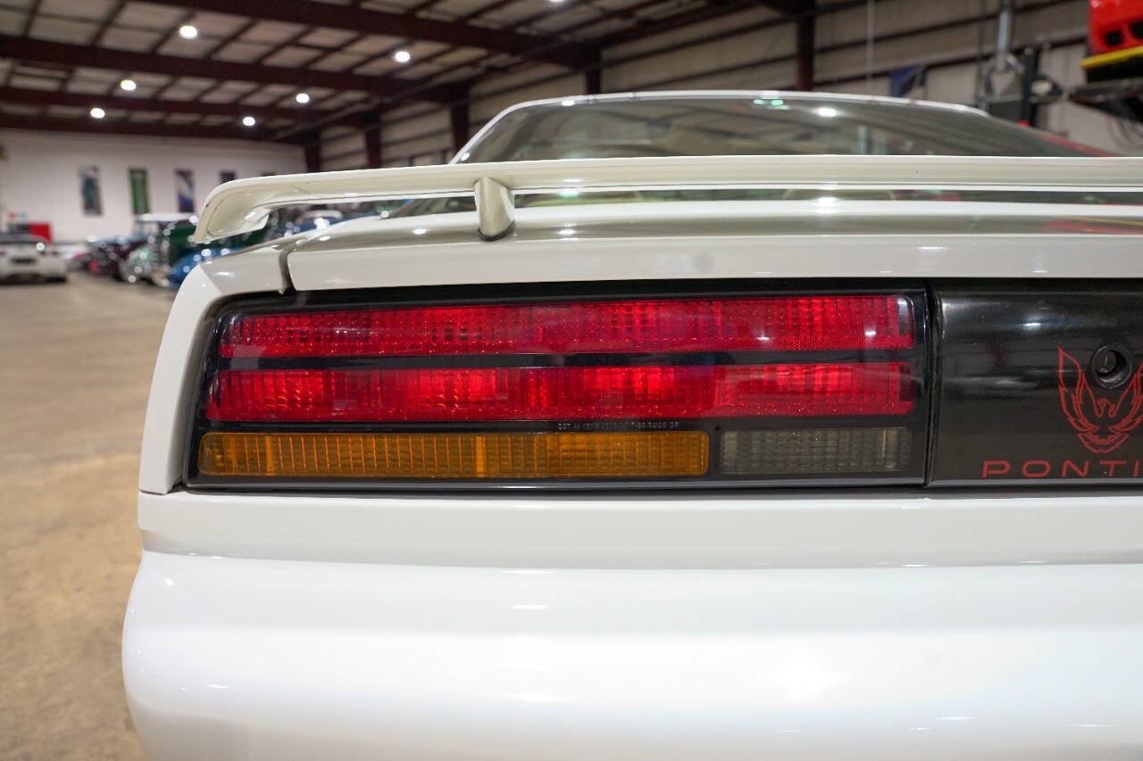 Used 1992 Pontiac Firebird Formula RWD image 37