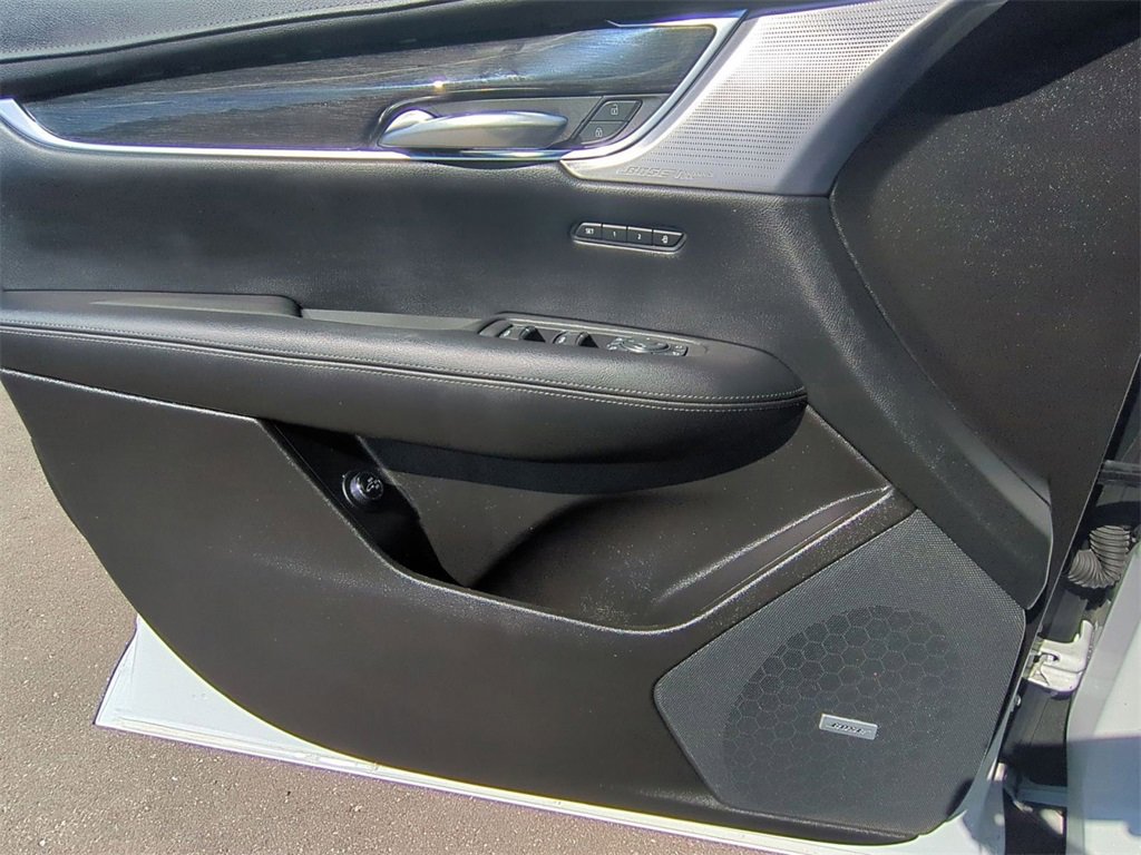 Used 2022 Cadillac XT5 Premium Luxury w/ LPO, ONYX Package image 23