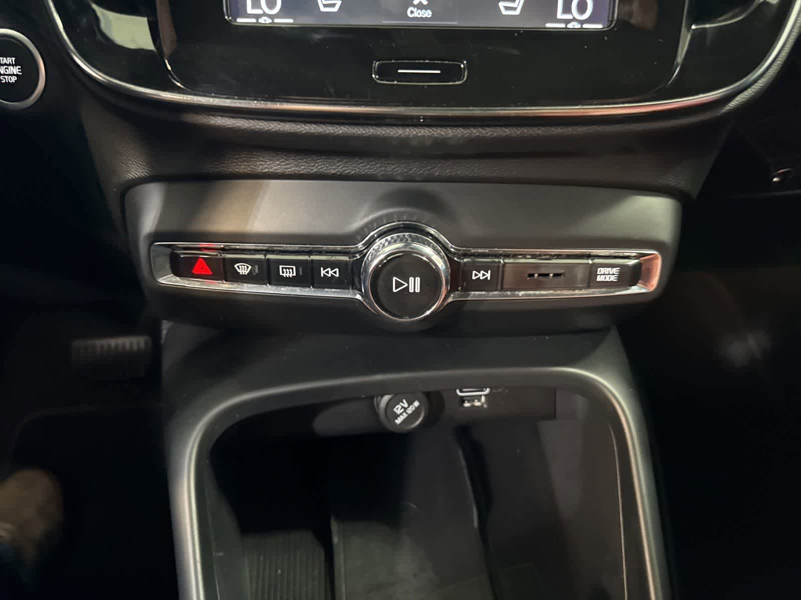Used 2020 Volvo XC40 T5 Momentum AWD/4WD image 24