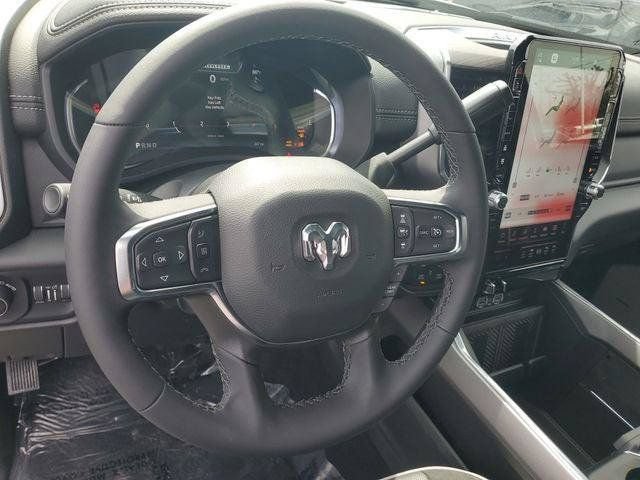 New 2026 RAM 2500 Laramie AWD/4WD image 17