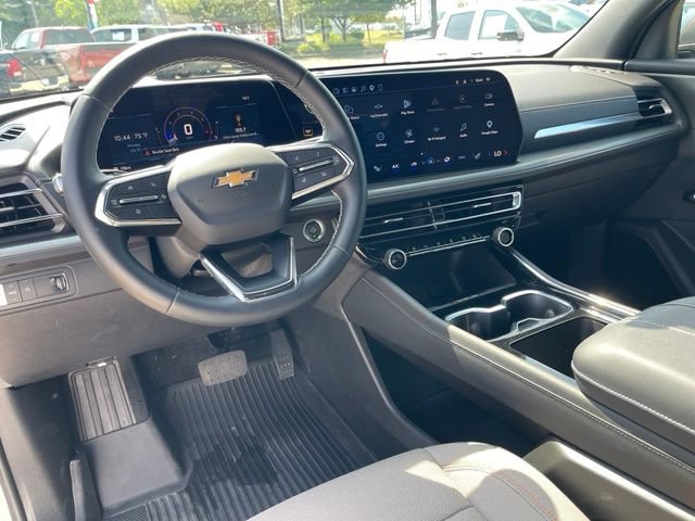 Certified 2026 Chevrolet Traverse LT w/ LPO, Floor Liner Package FWD image 12