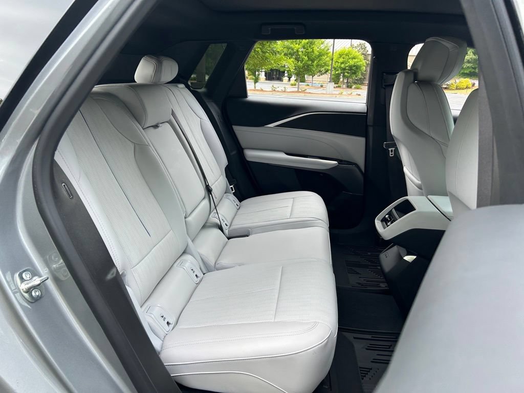 Used 2025 Cadillac Lyriq Sport AWD/4WD image 47