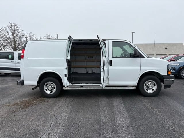 Used 2024 Chevrolet Express 2500 w/ Driver Convenience Package RWD image 12