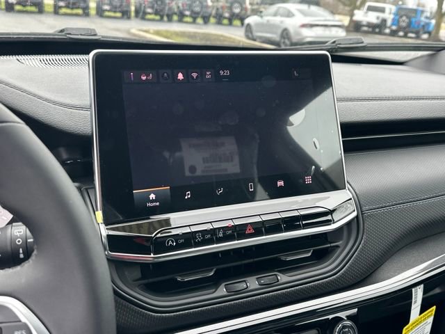 New 2026 Jeep Compass Latitude image 22