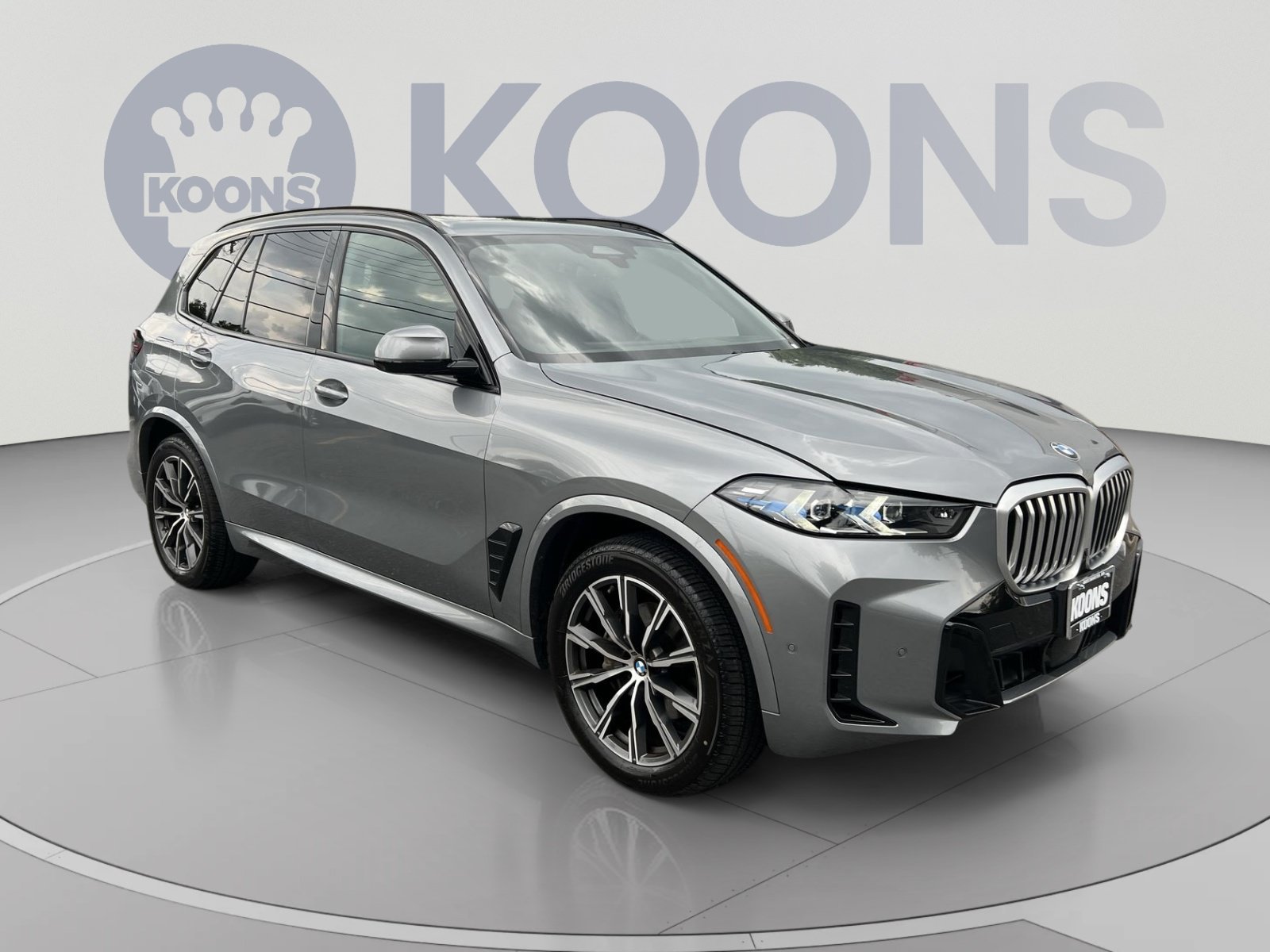 Used 2024 BMW X5 xDrive40i w/ M Sport Package AWD/4WD image 10
